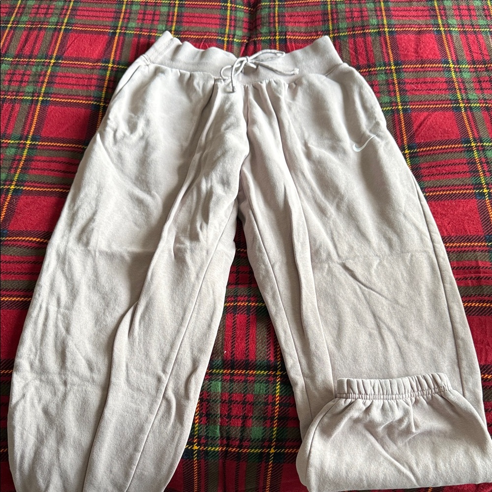 Nike Women’s Light Pink Joggers